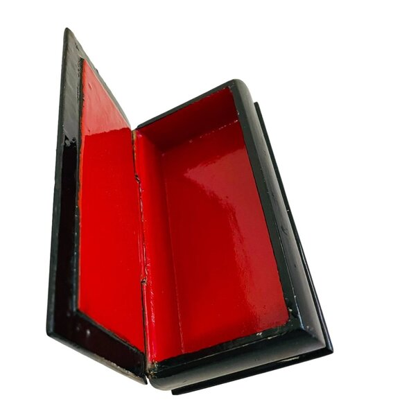 Hand-Painted Russian Lacquer Box With Fairy Tale Scene Hinged Lid 6" x 3" - Picture 6 of 6